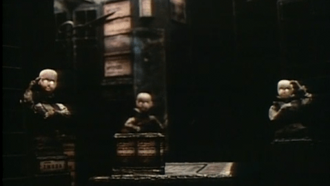 #18_QB_Street of Crocodiles